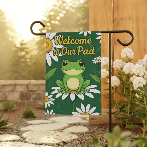 Mechenal Summer Garden Flag – Welcome to Our Pad Frog Design