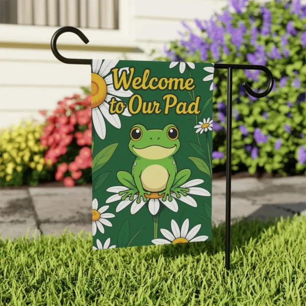 Mechenal Summer Garden Flag – Welcome to Our Pad Frog Design